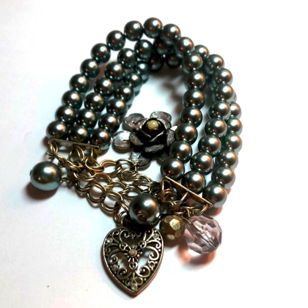 Silver & Pearl Elasticated bracelet
